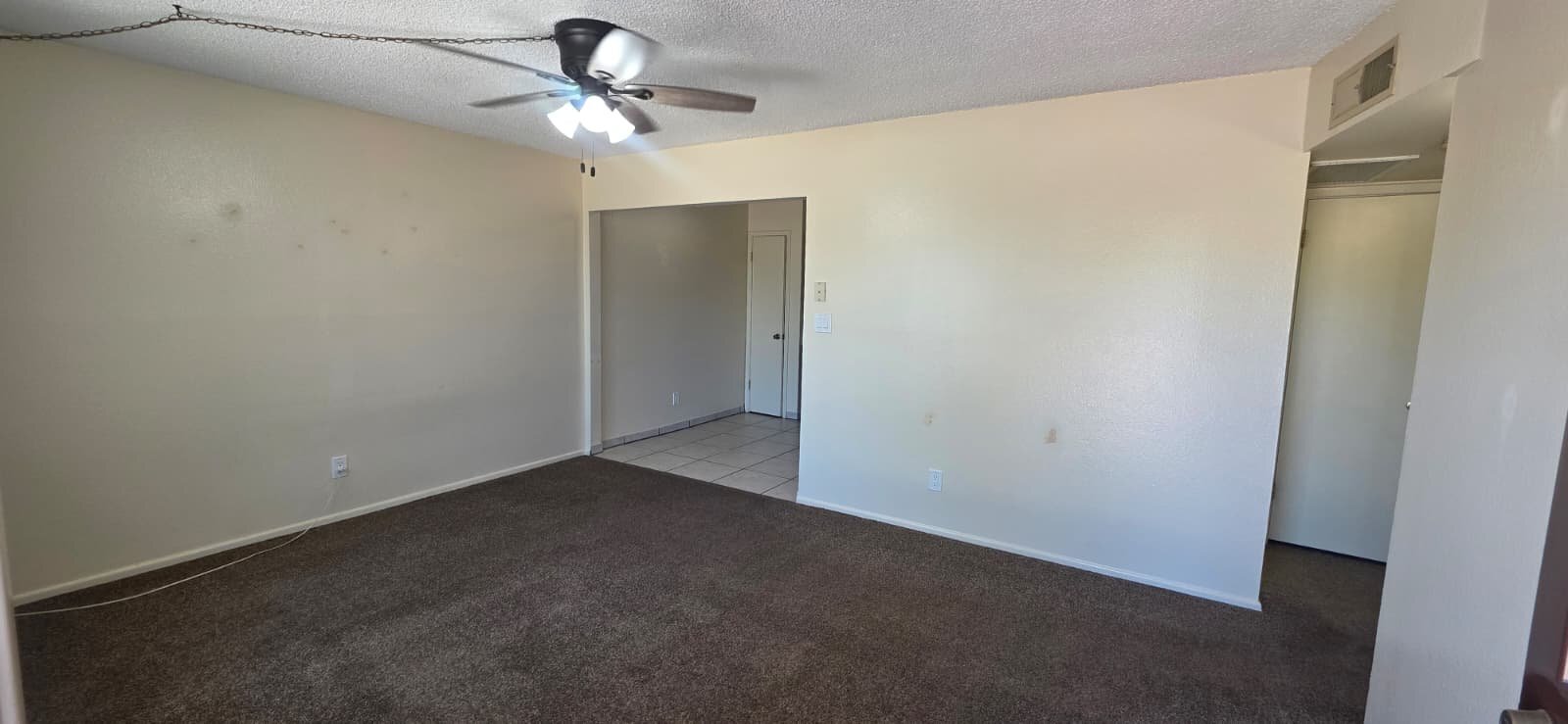 Building Photo - 1041 N Mesa Dr