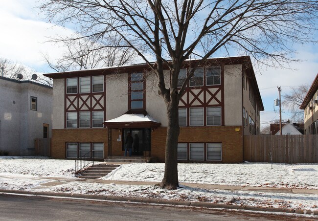 Building Photo - 3020 31st Ave S