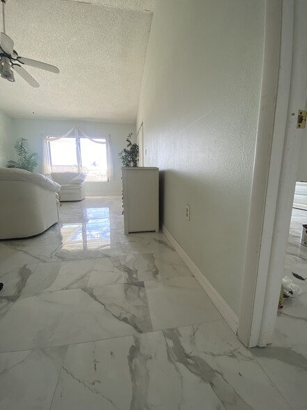 Building Photo - 808 Cape Coral Pky W