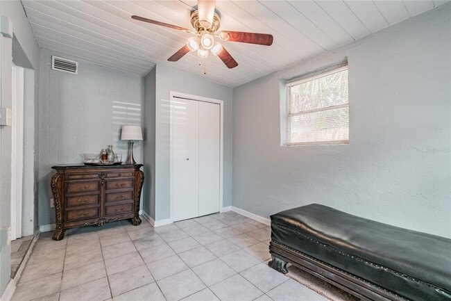 Building Photo - 3611 Anderson Ave