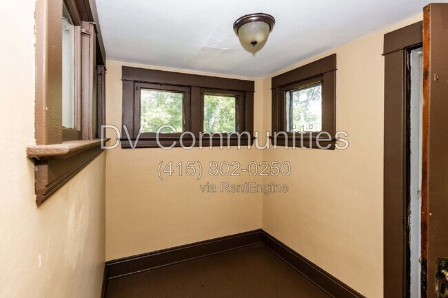 Building Photo - 1148 E 176th St