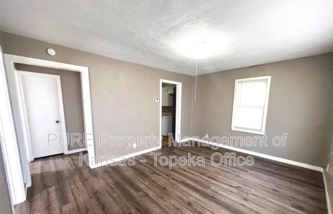 Building Photo - 3209 SE California Ave