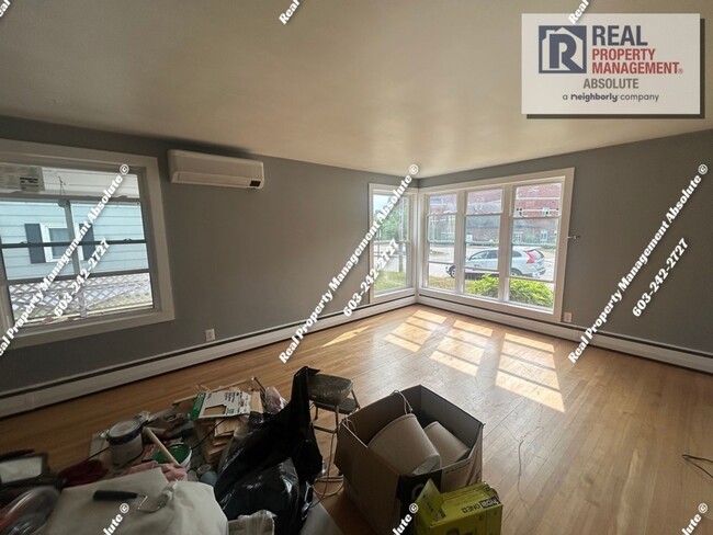 Building Photo - 345 Youville St