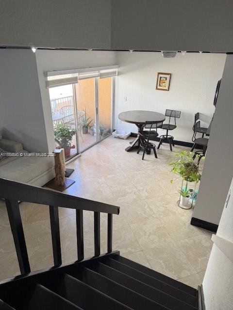 Building Photo - 6245 SW Kendale Lakes Cir