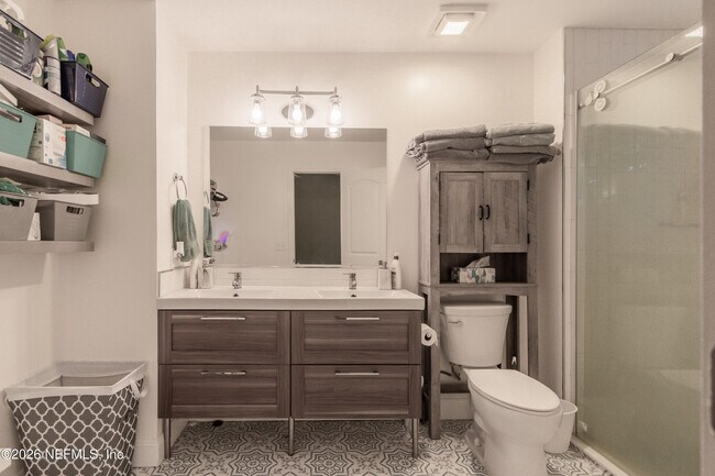 Building Photo - 12041 Wren Hollow Ct