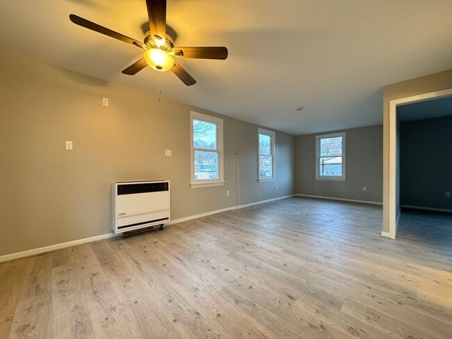 Building Photo - 372 Rubber Ave