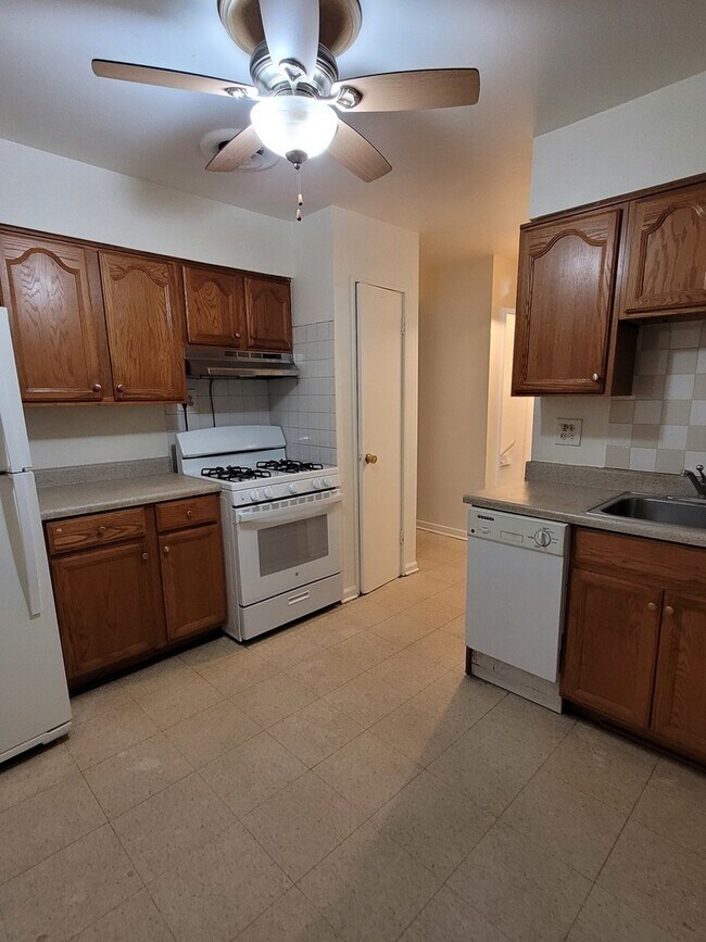 Building Photo - 4643 Church St