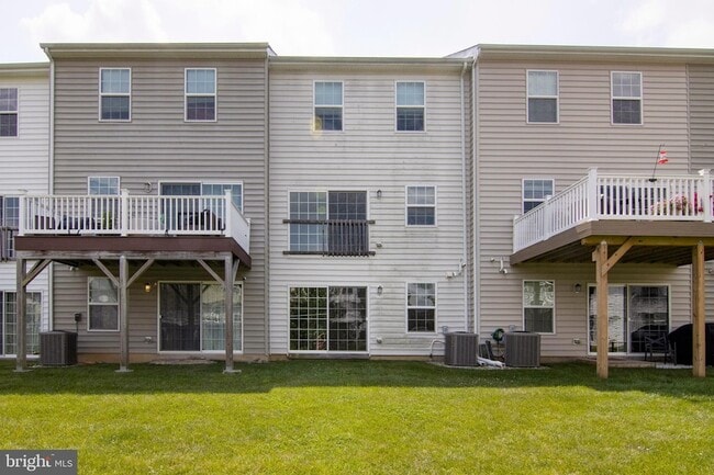 Building Photo - 517 Boxwood Ln
