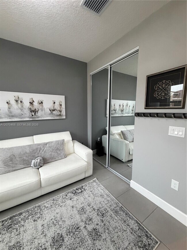 Building Photo - 13542 SW Oceanus Blvd