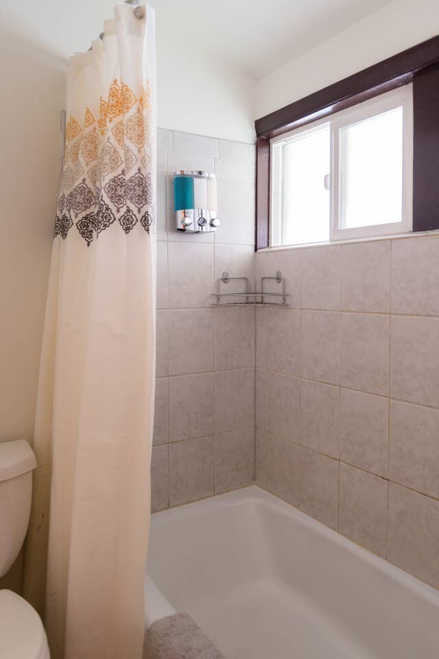 Building Photo - Cozy 1B/1B Condo off Canyon in Downtown Boulder - Available May 8!