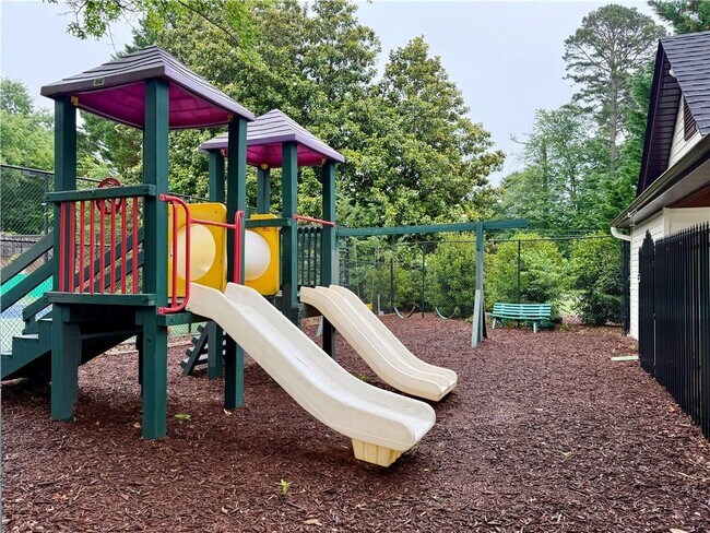 Building Photo - 7080 Shady Oak Ln