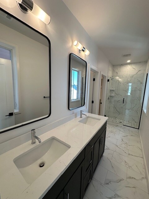 Building Photo - 916 Pedalers Ln