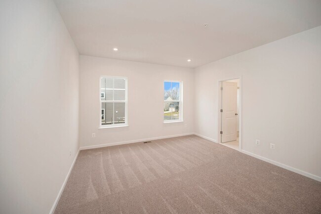 Building Photo - Great Townhome in Embrey Mill