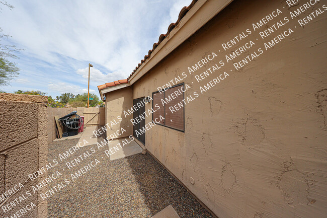 Building Photo - 9429 E Camino Del Santo