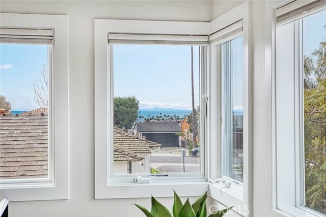 Building Photo - 410 Acacia Ave