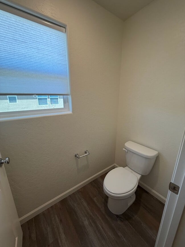 Building Photo - Beautiful New Home for rent in Tulare!