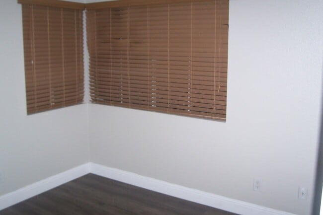 Building Photo - Beautiful 3 Bedroom 2 Bathroom Condo Cats ...