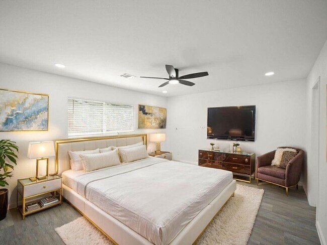 Building Photo - 5943 Greenmont Dr