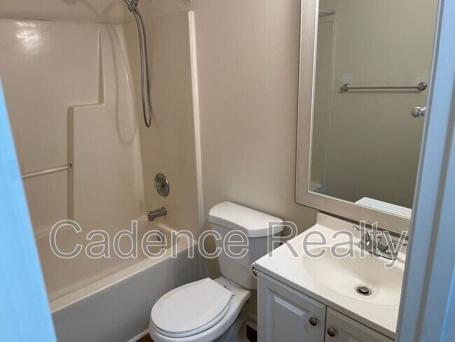 Building Photo - 404 Beasley Rd