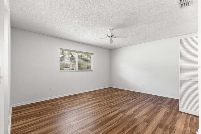 Building Photo - 9662 SW 95th Ct