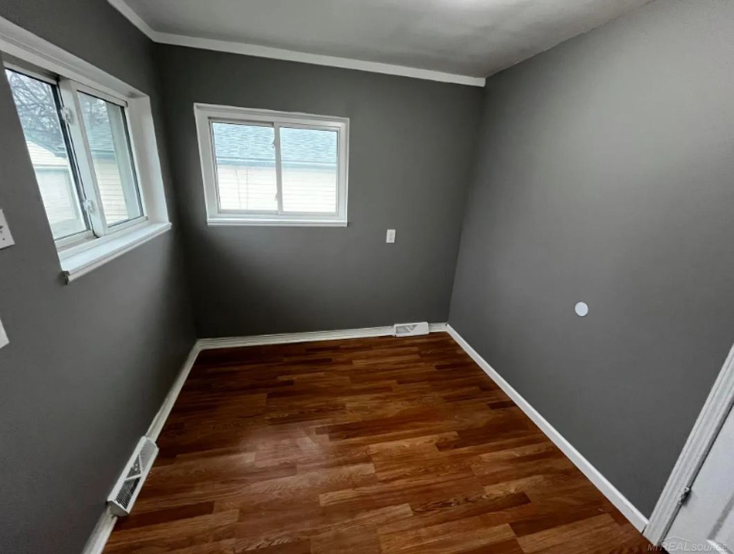 Building Photo - 8647 Chalmers Ave