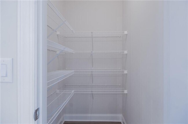 Building Photo - 1313 Harris Way S