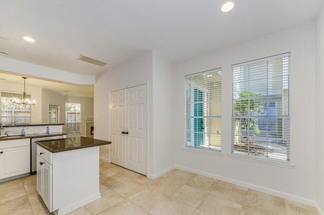 Building Photo - 158 N Magnolia Pond Pl
