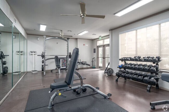 Building Photo - Move In Now & Enjoy 1 Month FREE!