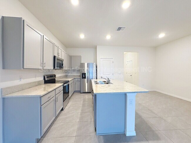 Building Photo - 32988 Major Oak Dr