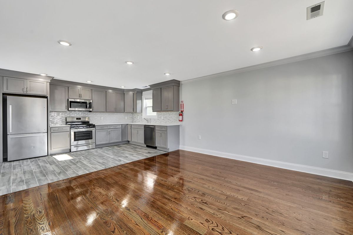 Building Photo - 126 N 15th St