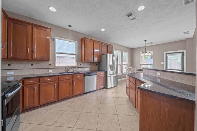 Building Photo - 2413 Quiet Arbor Ln