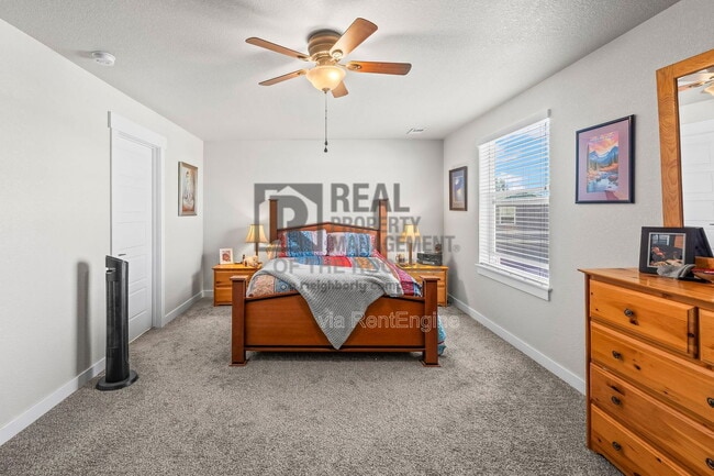 Building Photo - 218 E Chestnut St