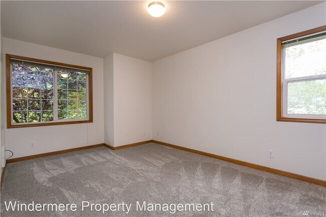 Building Photo - 2 br, 2 bath House - 647 W. Horton #235