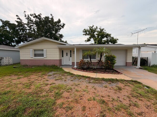 Building Photo - 4720 Salem Dr