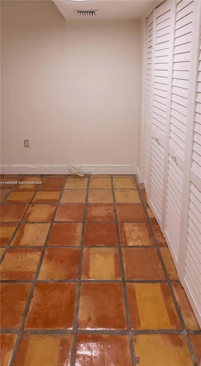 Building Photo - 6423 Collins Ave