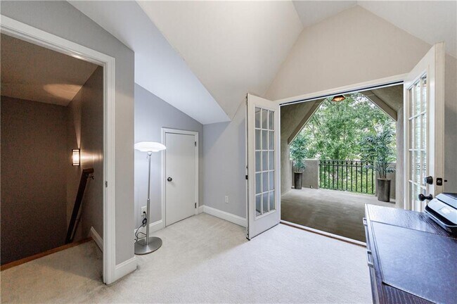 Building Photo - 1939 Saxon Valley Cir NE