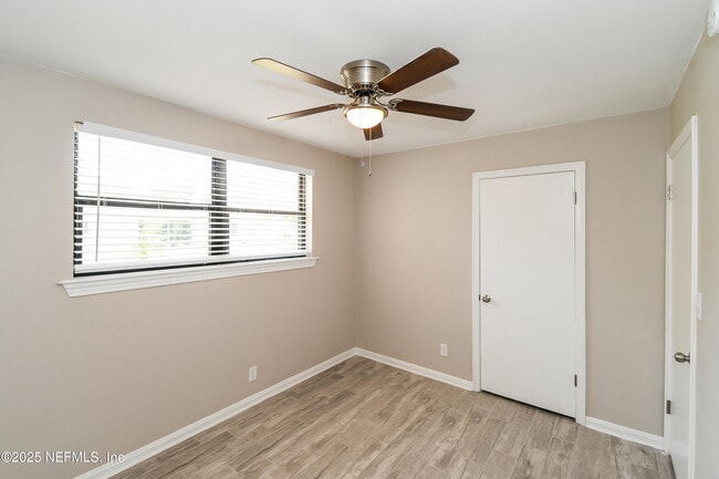 Building Photo - 5011 Bedford Forest Dr