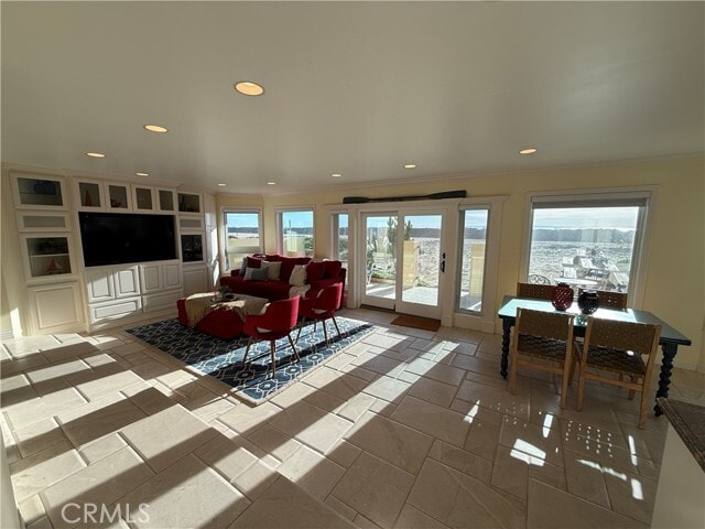 Building Photo - 72 Surfside Ave.