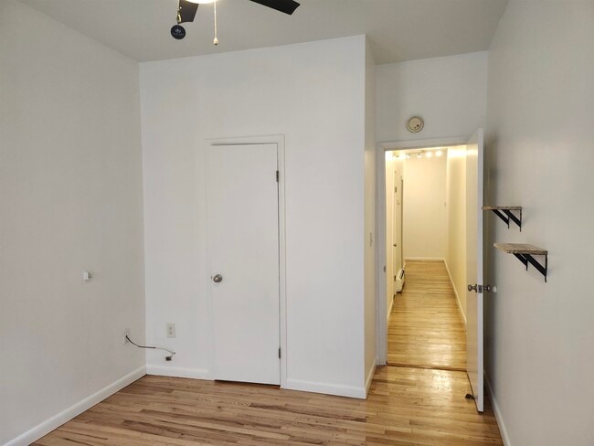 Building Photo - 208 Willow Ave