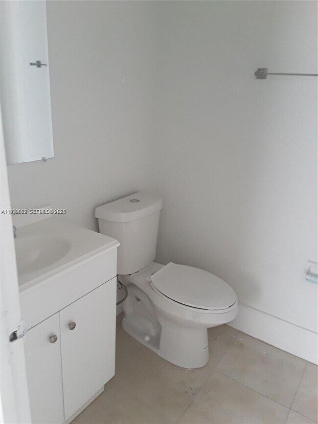 Building Photo - 3675 W 11th Ave