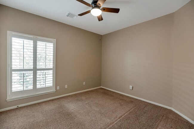 Building Photo - 2315 Blue Water Bay Dr