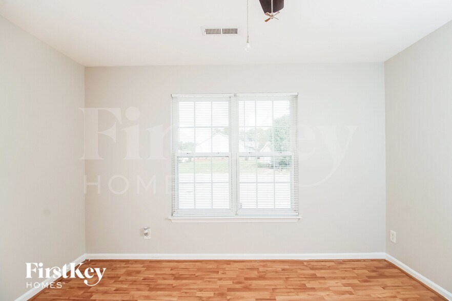 Building Photo - 1403 Rosebay Ct