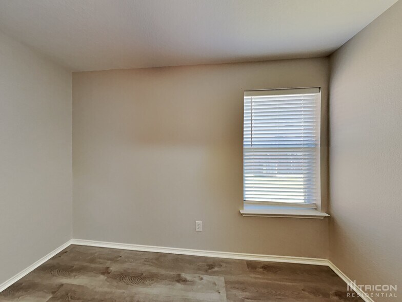 Building Photo - 720 Rowdy Dr
