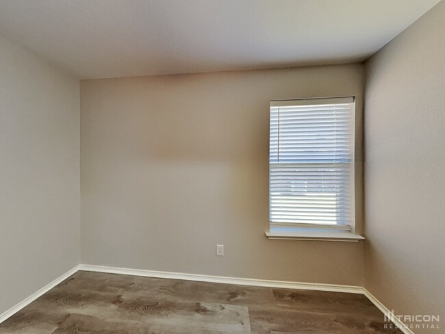 Building Photo - 720 Rowdy Dr