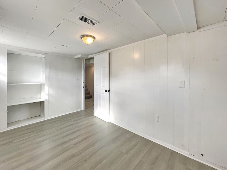 Building Photo - 1832 N Culpeper St