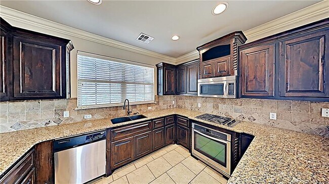 Building Photo - 2122 Turtle Creek Way