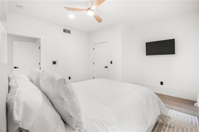 Building Photo - 507 Karen Ln