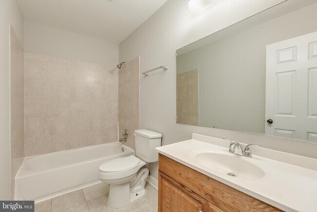 Building Photo - 1749 Carriage Way