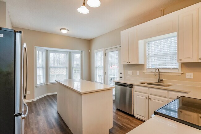 Building Photo - 125 Biltmore Dr