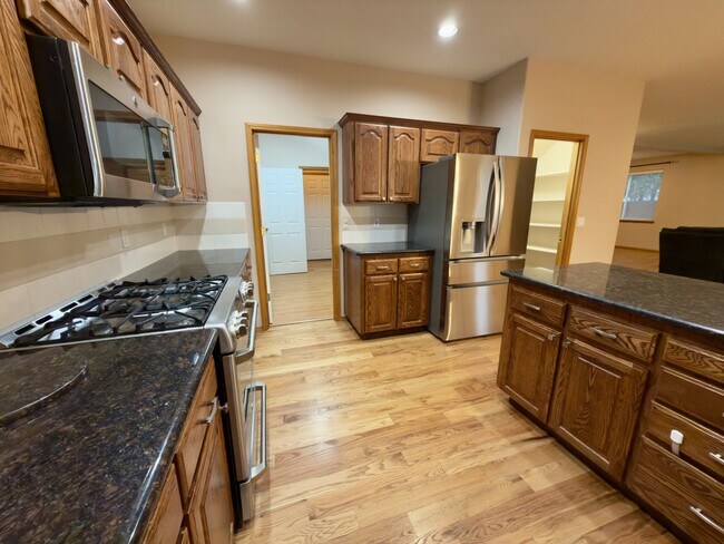 Building Photo - 5124 NW Crady Ln